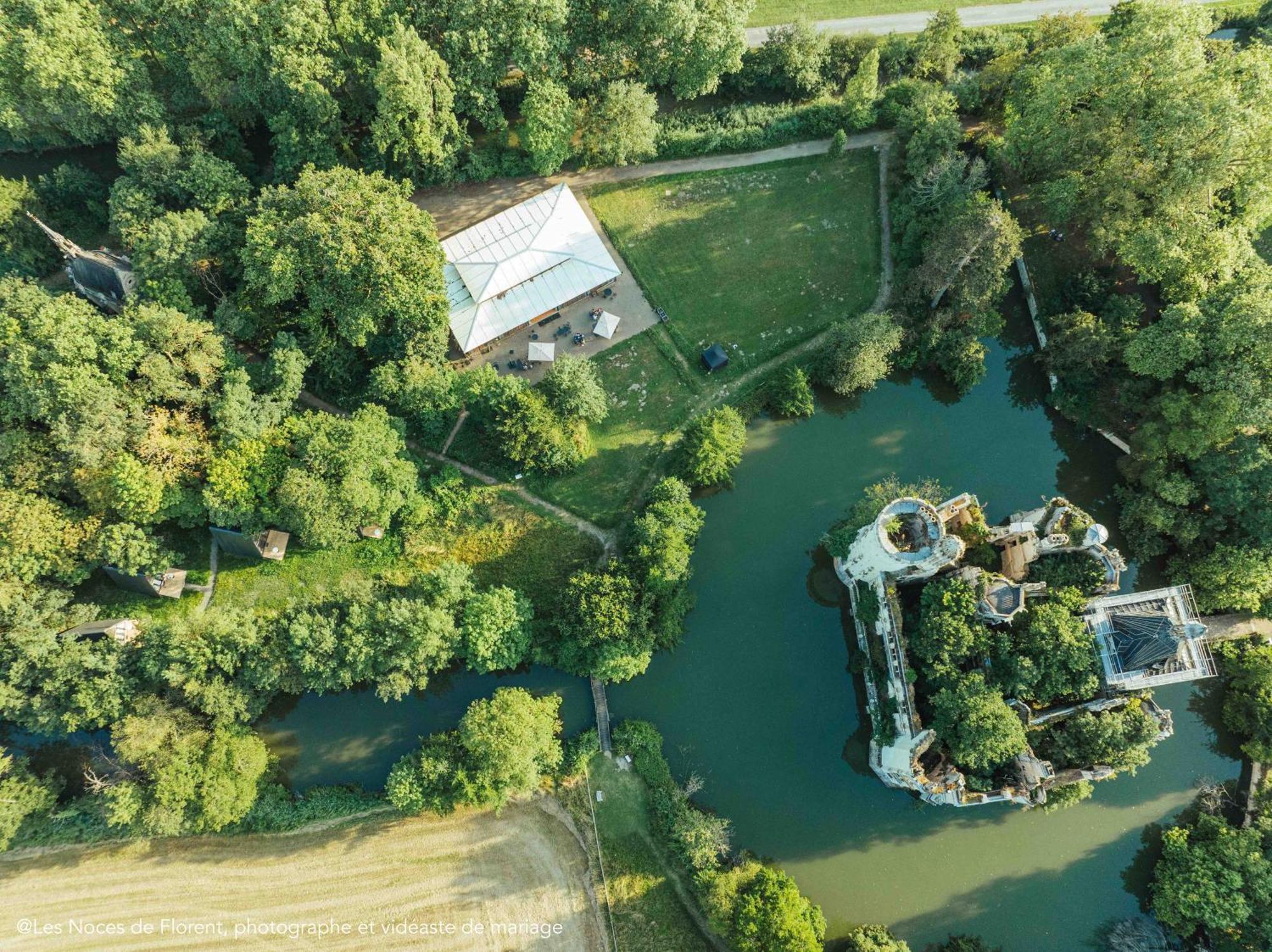 Ecolodges De Reve Dans Un Chateau De Conte De Fees Les-Trois-Moutiers Екстер'єр фото