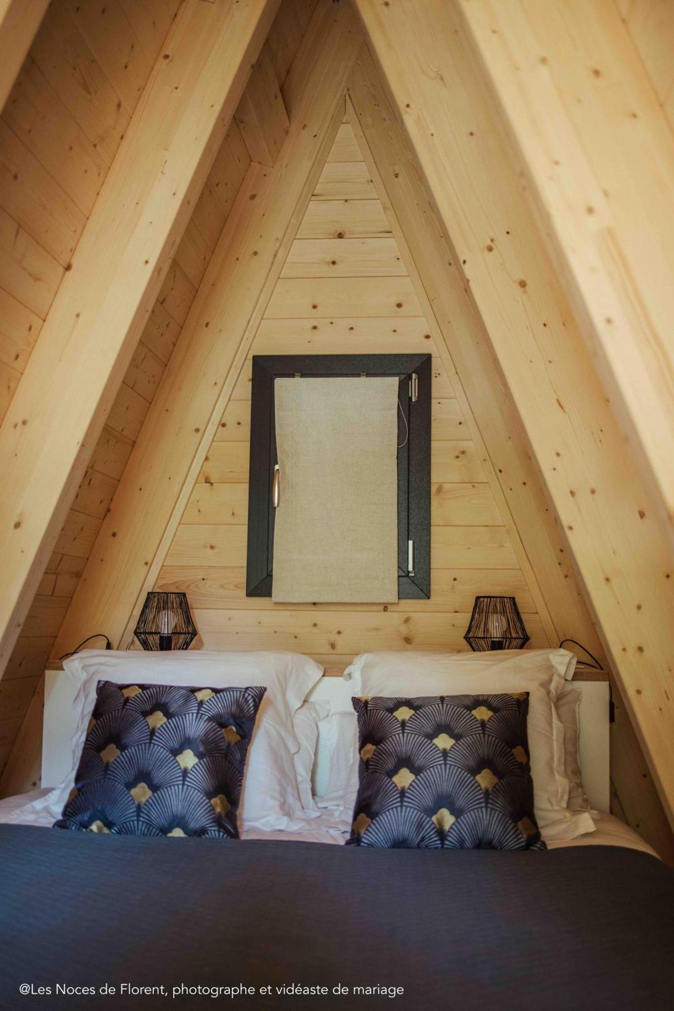 Ecolodges De Reve Dans Un Chateau De Conte De Fees Les-Trois-Moutiers Екстер'єр фото
